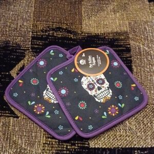 4/$60 New Colourful Skull Print Pot Holders - Set Of 2